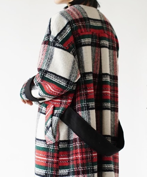 zootie（ズーティー）の「オリジナルチェック柄 ウール混 バックベルト ノーカラーコート（ノーカラーコート・レディース・チェック・フリー）」の8枚目の写真