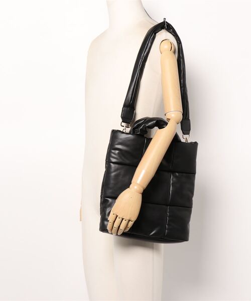 CACHELLIE（カシェリエ）の「【CACHELLIE】キルティング風ハンドバッグ（ハンドバッグ・レディース・オフホワイト/オレンジ系その他/ブラック・FREE）」の7枚目の写真