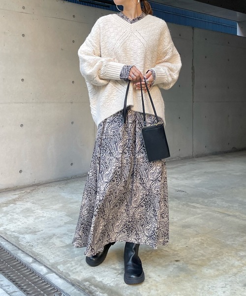 DouDou(ドゥドゥ)の「柄編みVネックプルオーバー(ニット/セーター・レディース・ベージュ/オフホワイト・FREE)」の4枚目の写真