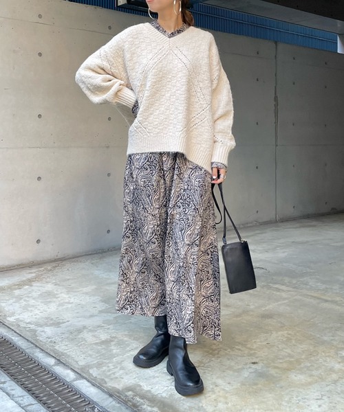 DouDou(ドゥドゥ)の「柄編みVネックプルオーバー(ニット/セーター・レディース・ベージュ/オフホワイト・FREE)」の7枚目の写真