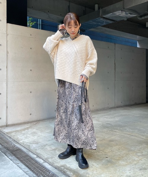 DouDou(ドゥドゥ)の「柄編みVネックプルオーバー(ニット/セーター・レディース・ベージュ/オフホワイト・FREE)」の3枚目の写真