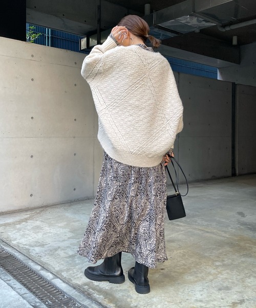 DouDou(ドゥドゥ)の「柄編みVネックプルオーバー(ニット/セーター・レディース・ベージュ/オフホワイト・FREE)」の8枚目の写真