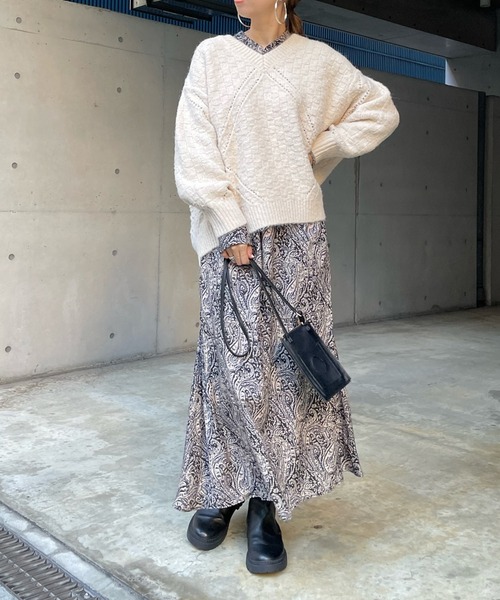 DouDou(ドゥドゥ)の「柄編みVネックプルオーバー(ニット/セーター・レディース・ベージュ/オフホワイト・FREE)」の6枚目の写真