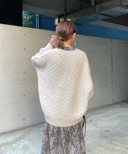 DouDou(ドゥドゥ)の「柄編みVネックプルオーバー(ニット/セーター・レディース・ベージュ/オフホワイト・FREE)」の14枚目の写真