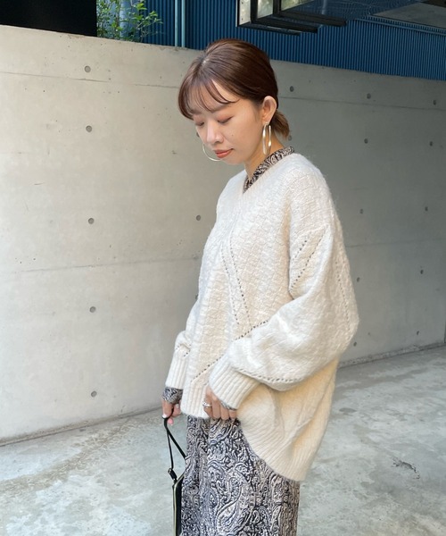 DouDou(ドゥドゥ)の「柄編みVネックプルオーバー(ニット/セーター・レディース・ベージュ/オフホワイト・FREE)」の10枚目の写真