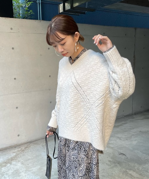 DouDou(ドゥドゥ)の「柄編みVネックプルオーバー(ニット/セーター・レディース・ベージュ/オフホワイト・FREE)」の11枚目の写真