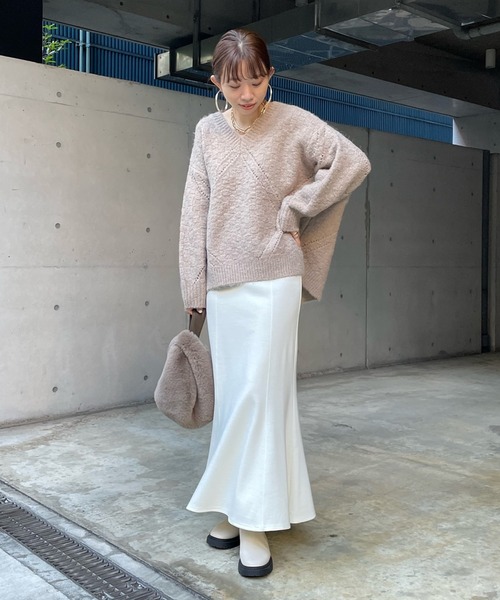 DouDou(ドゥドゥ)の「柄編みVネックプルオーバー(ニット/セーター・レディース・ベージュ/オフホワイト・FREE)」の18枚目の写真