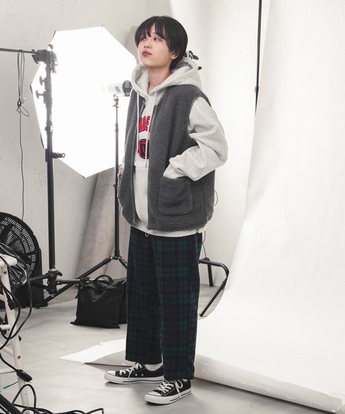 kutir(クティール)の「ジップボアベスト(ベスト・レディース・チャコールグレー/アイボリー・FREE)」の13枚目の写真