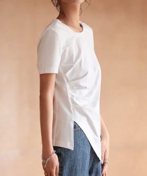 SAISON DE PAPILLON（セゾンドパピヨン）の「デザインスリットTシャツカットソー（Tシャツ/カットソー・レディース・ブラック/ホワイト/イエロー・L/M/S）」の5枚目の写真