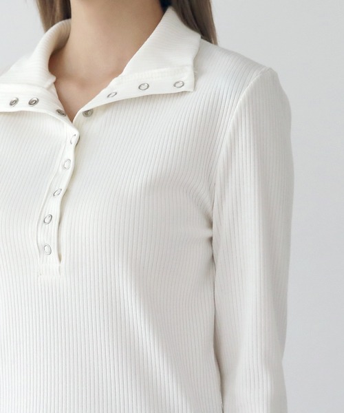 UNE MANSION（ユヌマンション）の「[UNE ORIGINAL] 【9カラー展開】コットンスナップTシャツ（Tシャツ/カットソー・レディース・アイボリー/ブラック/ブラウン/ミント/ライトグレー/ブルー/ピンク系その他/ベージュ/クリーム・FREE）」の2枚目の写真