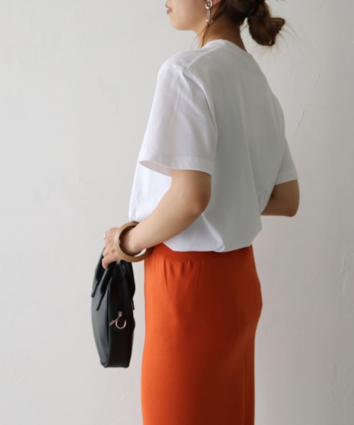 HER CLOSET(ハークローゼット)の「【shemoshelly】5.6オンスユニークランドリーロゴTシャツ(Tシャツ/カットソー・レディース・ホワイト/ブラック・S/M/L)」の4枚目の写真