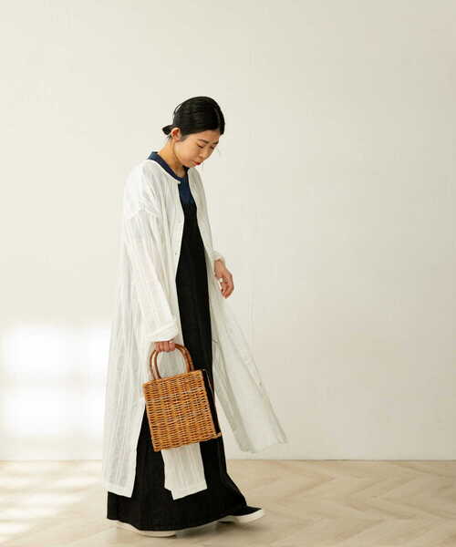 FORK&SPOON（フォークアンドスプーン）の「FORK&SPOON　カラミストライプシャツワンピース（ワンピース・レディース・カーキ/オフホワイト/ブラック・1）」の4枚目の写真