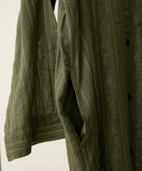 FORK&SPOON（フォークアンドスプーン）の「FORK&SPOON　カラミストライプシャツワンピース（ワンピース・レディース・カーキ/オフホワイト/ブラック・1）」の17枚目の写真