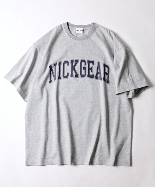 Firsthand(ファーストハンド)の「NICK GEAR/ニックギア SP ARCH LOGO TEE / ワンポイント刺繍ロゴプリントTシャツ(Tシャツ/カットソー・メンズ・ホワイト/ネイビー/グレー・S/M/L/XL)」の9枚目の写真