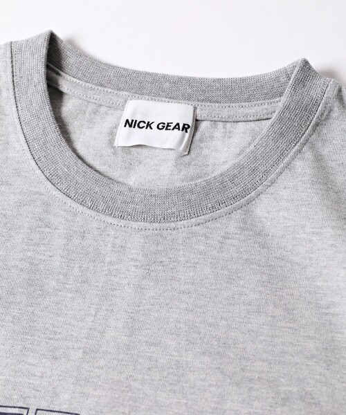 Firsthand(ファーストハンド)の「NICK GEAR/ニックギア SP ARCH LOGO TEE / ワンポイント刺繍ロゴプリントTシャツ(Tシャツ/カットソー・メンズ・ホワイト/ネイビー/グレー・S/M/L/XL)」の4枚目の写真