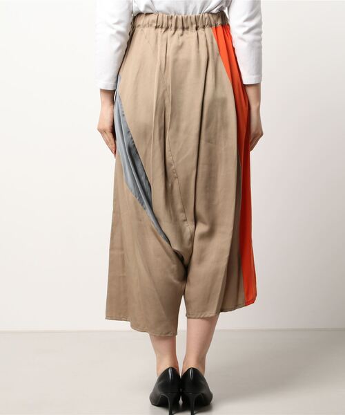 gomme（ゴム）の「エクセルツイル　切替サルエルパンツ（その他パンツ・レディース・ブラック/ベージュ・MEDIUM）」の18枚目の写真