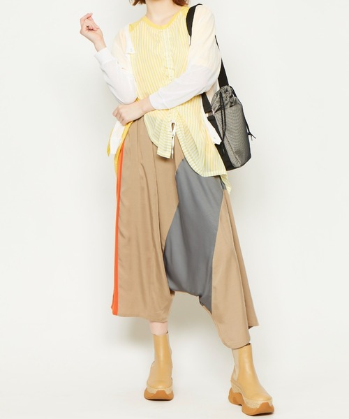 gomme（ゴム）の「エクセルツイル　切替サルエルパンツ（その他パンツ・レディース・ブラック/ベージュ・MEDIUM）」の2枚目の写真