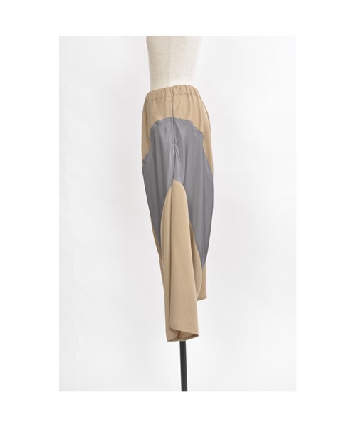 gomme（ゴム）の「エクセルツイル　切替サルエルパンツ（その他パンツ・レディース・ブラック/ベージュ・MEDIUM）」の12枚目の写真