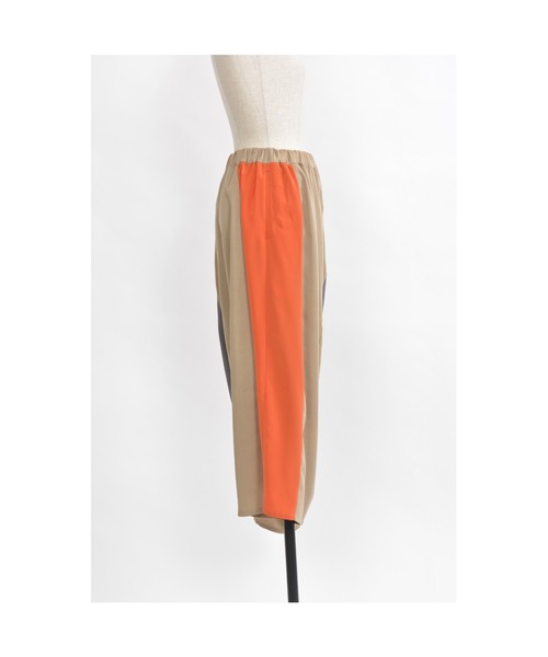 gomme（ゴム）の「エクセルツイル　切替サルエルパンツ（その他パンツ・レディース・ブラック/ベージュ・MEDIUM）」の14枚目の写真