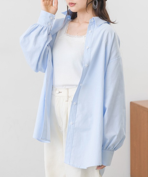 ems excite(エムズエキサイト)の「ロゴ刺繍シャツ(シャツ/ブラウス・レディース・ホワイト/イエロー/ブルー/パープル・FREE)」の3枚目の写真