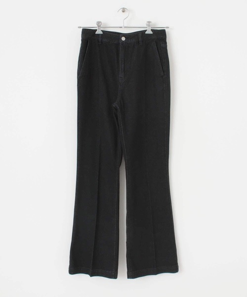 HEYUMM（ヘユム）の「センタープレスフレアデニムパンツ（デニムパンツ・レディース・ワンウォッシュ/インディゴブルー/ブラック・SMALL/MEDIUM）」の2枚目の写真