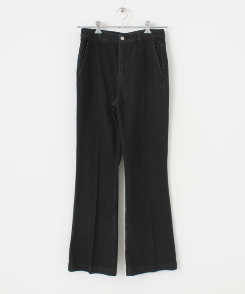 HEYUMM（ヘユム）の「センタープレスフレアデニムパンツ（デニムパンツ・レディース・ワンウォッシュ/インディゴブルー/ブラック・SMALL/MEDIUM）」の4枚目の写真