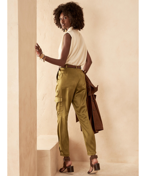 Banana Republic(バナナリパブリック)の「シルク カーゴパンツ(カーゴパンツ・レディース・ベージュ系その他/カーキ・2/00/0/4/6)」の5枚目の写真