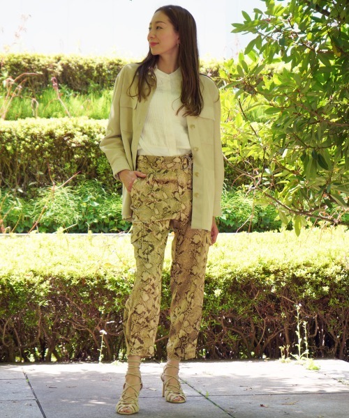Banana Republic(バナナリパブリック)の「シルク カーゴパンツ(カーゴパンツ・レディース・ベージュ系その他/カーキ・2/00/0/4/6)」の6枚目の写真