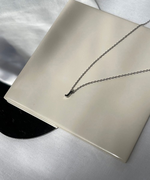 BROTHERHOOD（ブラザーフッド）の「【earyear】イニシャル チャーム ネックレス シルバー（ネックレス・レディース・Q/I/E/A/U/M/Y/R/Z/H/D/B/T/P/V/J/K/F/N/G/S/L/X/W/C/O・FREE）」の11枚目の写真