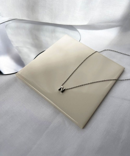 BROTHERHOOD（ブラザーフッド）の「【earyear】イニシャル チャーム ネックレス シルバー（ネックレス・レディース・Q/I/E/A/U/M/Y/R/Z/H/D/B/T/P/V/J/K/F/N/G/S/L/X/W/C/O・FREE）」の14枚目の写真