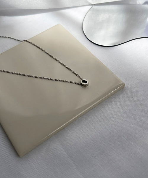 BROTHERHOOD（ブラザーフッド）の「【earyear】イニシャル チャーム ネックレス シルバー（ネックレス・レディース・Q/I/E/A/U/M/Y/R/Z/H/D/B/T/P/V/J/K/F/N/G/S/L/X/W/C/O・FREE）」の15枚目の写真