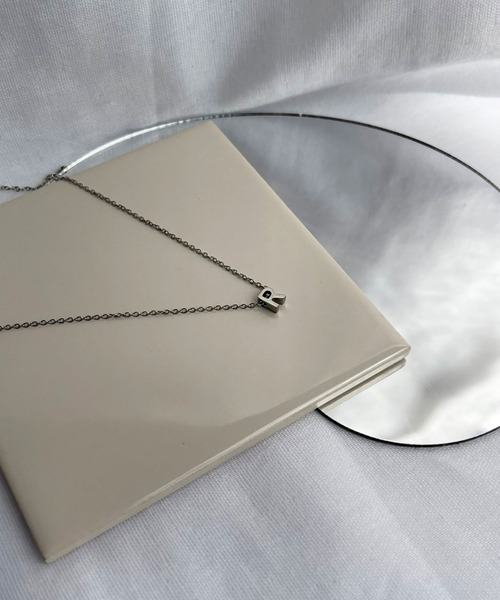 BROTHERHOOD（ブラザーフッド）の「【earyear】イニシャル チャーム ネックレス シルバー（ネックレス・レディース・Q/I/E/A/U/M/Y/R/Z/H/D/B/T/P/V/J/K/F/N/G/S/L/X/W/C/O・FREE）」の18枚目の写真