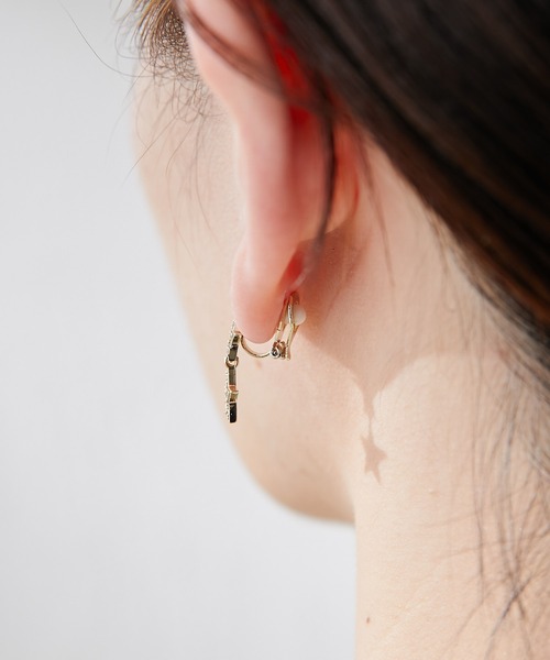 ear PAPILLONNER（イアパピヨネ）の「スリースターイヤリング（イヤリング・レディース・ゴールド・FREE）」の5枚目の写真