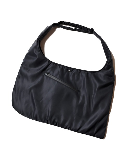 VIRGOwearworks（ヴァルゴウェアワークス）の「PUFF DOWN SHOULDER BAG（ショルダーバッグ・メンズ・ブラック/カーキ/ブルー・FREE）」の2枚目の写真