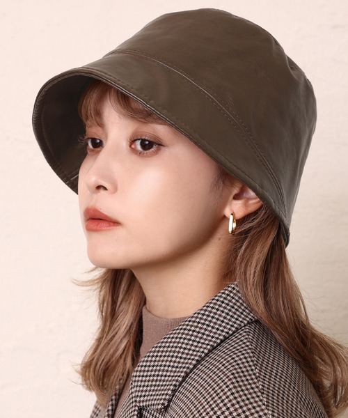 one after another NICE CLAUP(ワンアフターアナザーナイスクラップ)の「【2022AWアイテム】フェイクレザークローシュハット(ハット・レディース・ブラウン/ダークブラウン/ベージュ・FREE)」の2枚目の写真