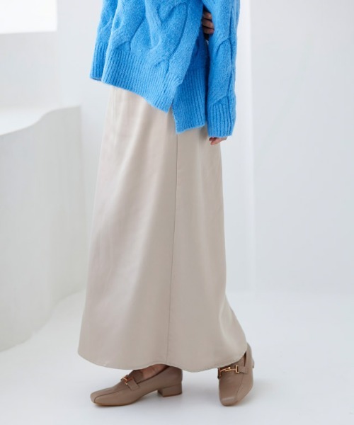 Pierrot(ピエロ)の「サテンナロースカート ロング丈(スカート・レディース・ブラック/イエロー/ベージュ系その他/スモークピンク/チャコール・M/L)」の3枚目の写真