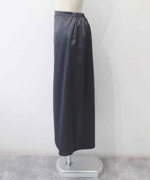 Pierrot(ピエロ)の「サテンナロースカート ロング丈(スカート・レディース・ブラック/イエロー/ベージュ系その他/スモークピンク/チャコール・M/L)」の18枚目の写真