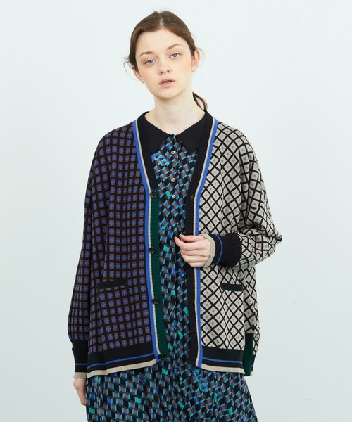 FRAPBOIS(フラボア)の「コモンカーデ(カーディガン/ボレロ・レディース・ベージュ/ブラック・1/2)」の2枚目の写真