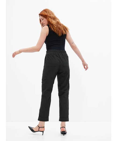 GAP（ギャップ）の「ナイロン プルオン カーゴパンツ（カーゴパンツ・レディース・ブラウン/カーキ/ブラック・M/XXS/XS/L/S）」の15枚目の写真