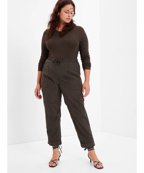 GAP（ギャップ）の「ナイロン プルオン カーゴパンツ（カーゴパンツ・レディース・ブラウン/カーキ/ブラック・M/XXS/XS/L/S）」の10枚目の写真