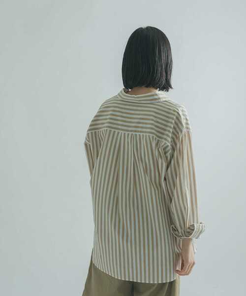 FORK&SPOON（フォークアンドスプーン）の「FORK&SPOON　ロンドンストライプシャツ（シャツ/ブラウス・レディース・ベージュ/ブルー・1）」の3枚目の写真