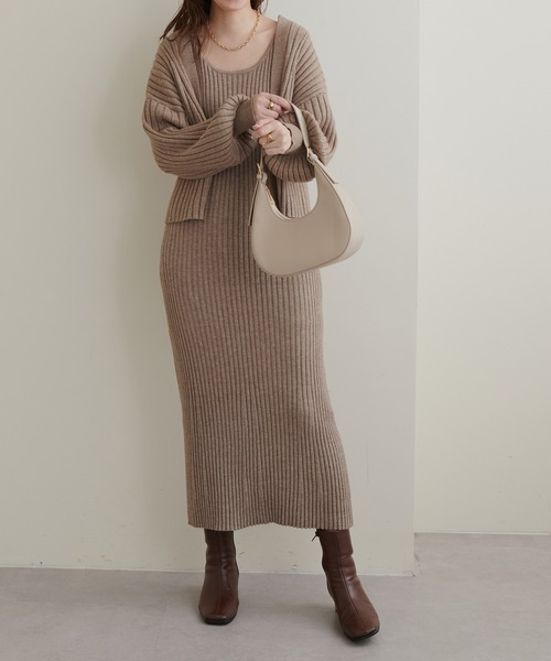 natural couture(ナチュラルクチュール)の「WEB限定/2022AWアイテム/ワイドリブニットワンピースセット(ワンピース・レディース・チャコールグレー/オフホワイト/グリーン/モカ・FREE)」の18枚目の写真