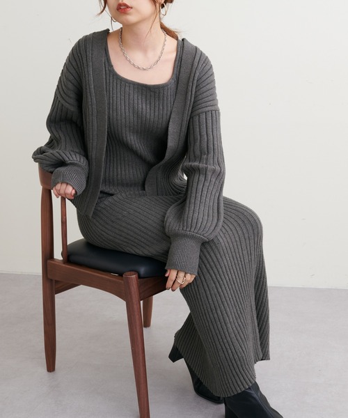 natural couture(ナチュラルクチュール)の「WEB限定/2022AWアイテム/ワイドリブニットワンピースセット(ワンピース・レディース・チャコールグレー/オフホワイト/グリーン/モカ・FREE)」の12枚目の写真