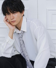 柄ボウタイシャツ