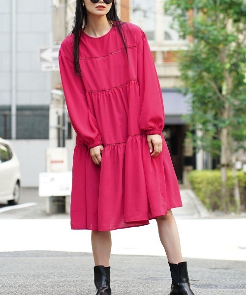 zootie（ズーティー）の「はしごレース ティアードワンピース（ワンピース・レディース・ロイヤルブルー/ブラック/ピンク・M）」の3枚目の写真