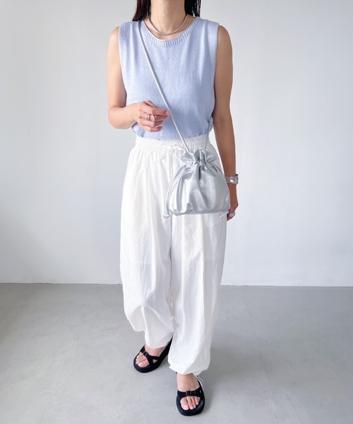wears(ウェアーズ)の「PU巾着ミニショルダー(ショルダーバッグ・レディース・キャメル/ブラック/アイボリー/シルバー・FREE)」の10枚目の写真