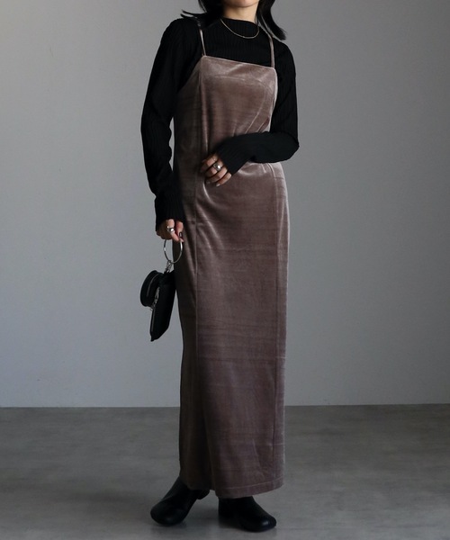 ap retro（アプレトロ）の「ベロアバックリボンキャミワンピース（ワンピース・レディース・グレイッシュベージュ/ブラック/ブラウン・FREE）」の3枚目の写真