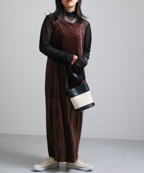 ap retro（アプレトロ）の「ベロアバックリボンキャミワンピース（ワンピース・レディース・グレイッシュベージュ/ブラック/ブラウン・FREE）」の21枚目の写真