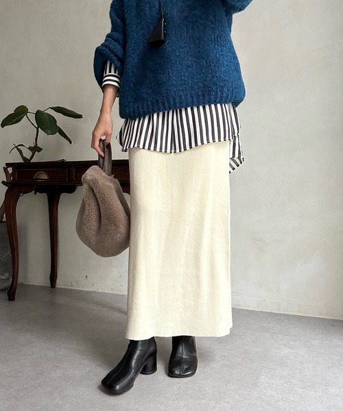 DouDou（ドゥドゥ）の「バックスリットリブニットスカート（スカート・レディース・オフホワイト/ブラック/オレンジ/ブルー/グレイッシュベージュ・FREE）」の2枚目の写真
