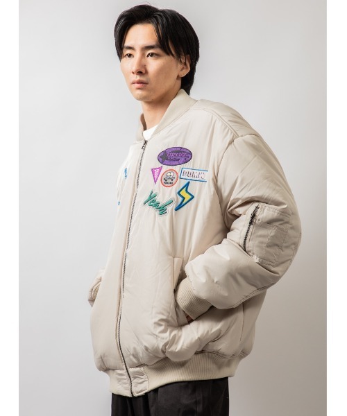 Beno（ビーノ）の「ビッグシルエット ランダムワッペン パデッドボンバージャケット MA-１（MA-1・メンズ・オリーブ/ブラック/ストーン・L/M）」の18枚目の写真